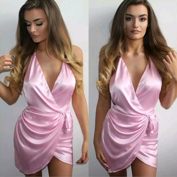 Dresses & Skirts - 💖Pink Wrap Dress💖